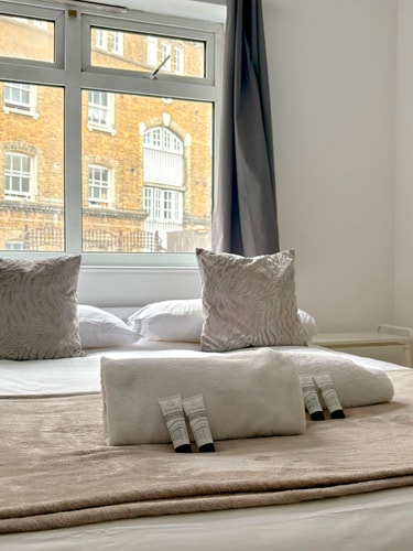Islington 2 bedroom terrace Apartment by PrimeCityHosts 17 primecityhosts.com