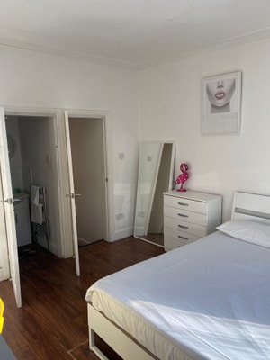 Tooting Broadway Studios by PrimeCityHosts S2 2 primecityhosts.com