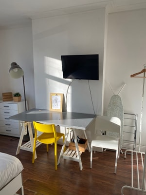 Tooting Broadway Studios by PrimeCityHosts S2 1 primecityhosts.com