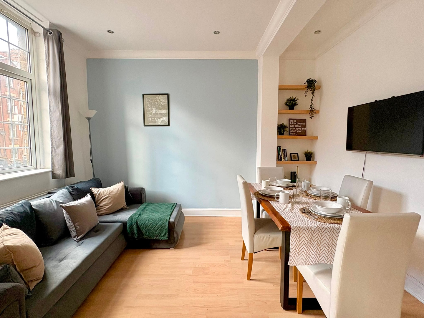 Islington 2 bedroom terrace Apartment by PrimeCityHosts 6 primecityhosts.com