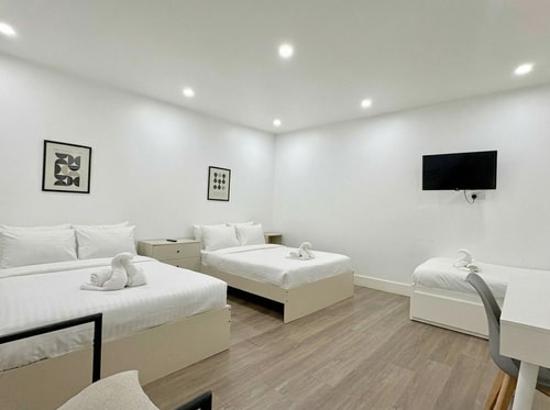 Charlotte Street Family Rooms by News Hotel B2 7 primecityhosts.com