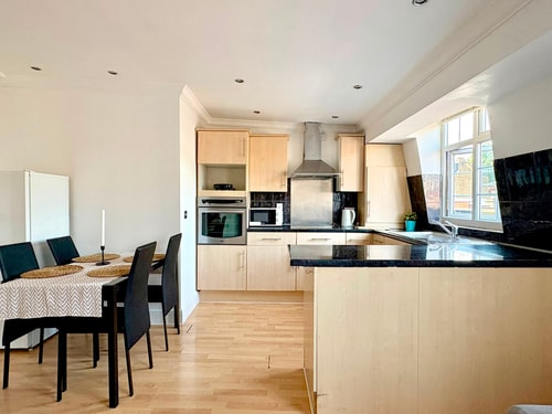Islington Apartment by PrimeCityHosts 18 primecityhosts.com