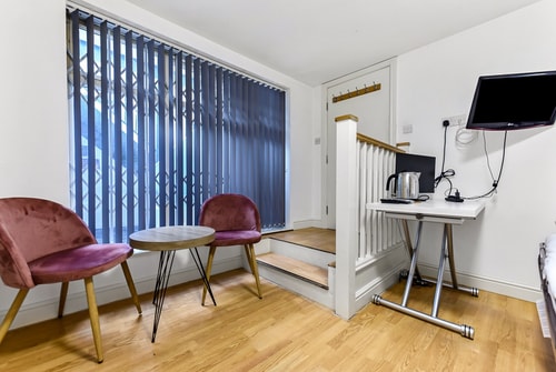 Office Studio by PrimeCityHosts 0 primecityhosts.com