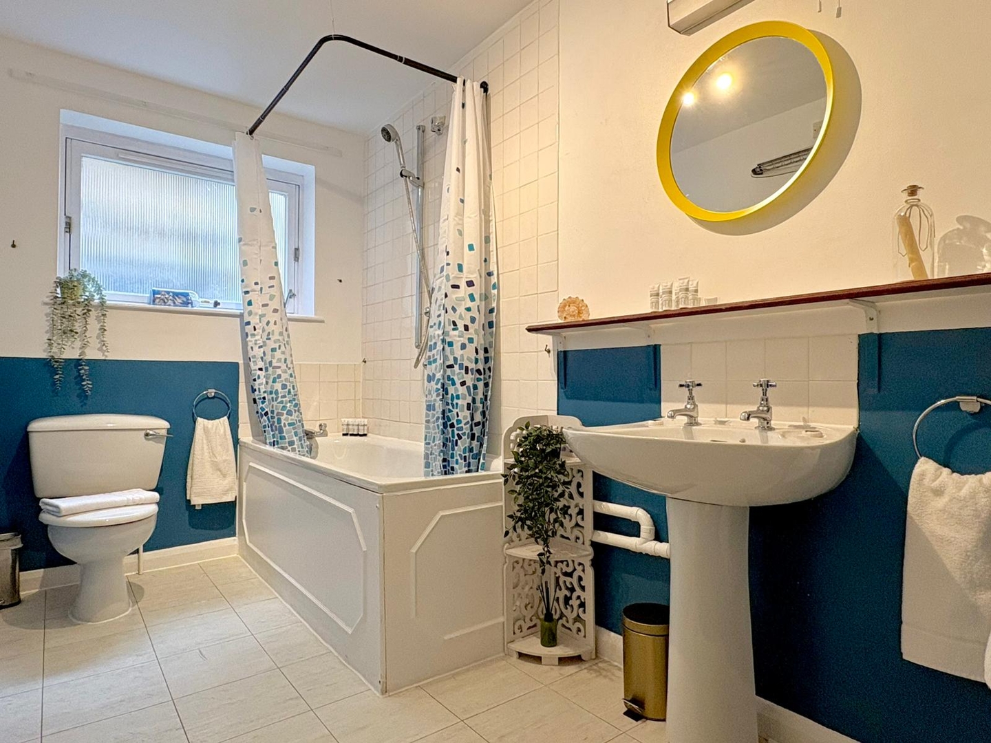 Earl's Court Apartment by PrimeCityHosts 24 primecityhosts.com