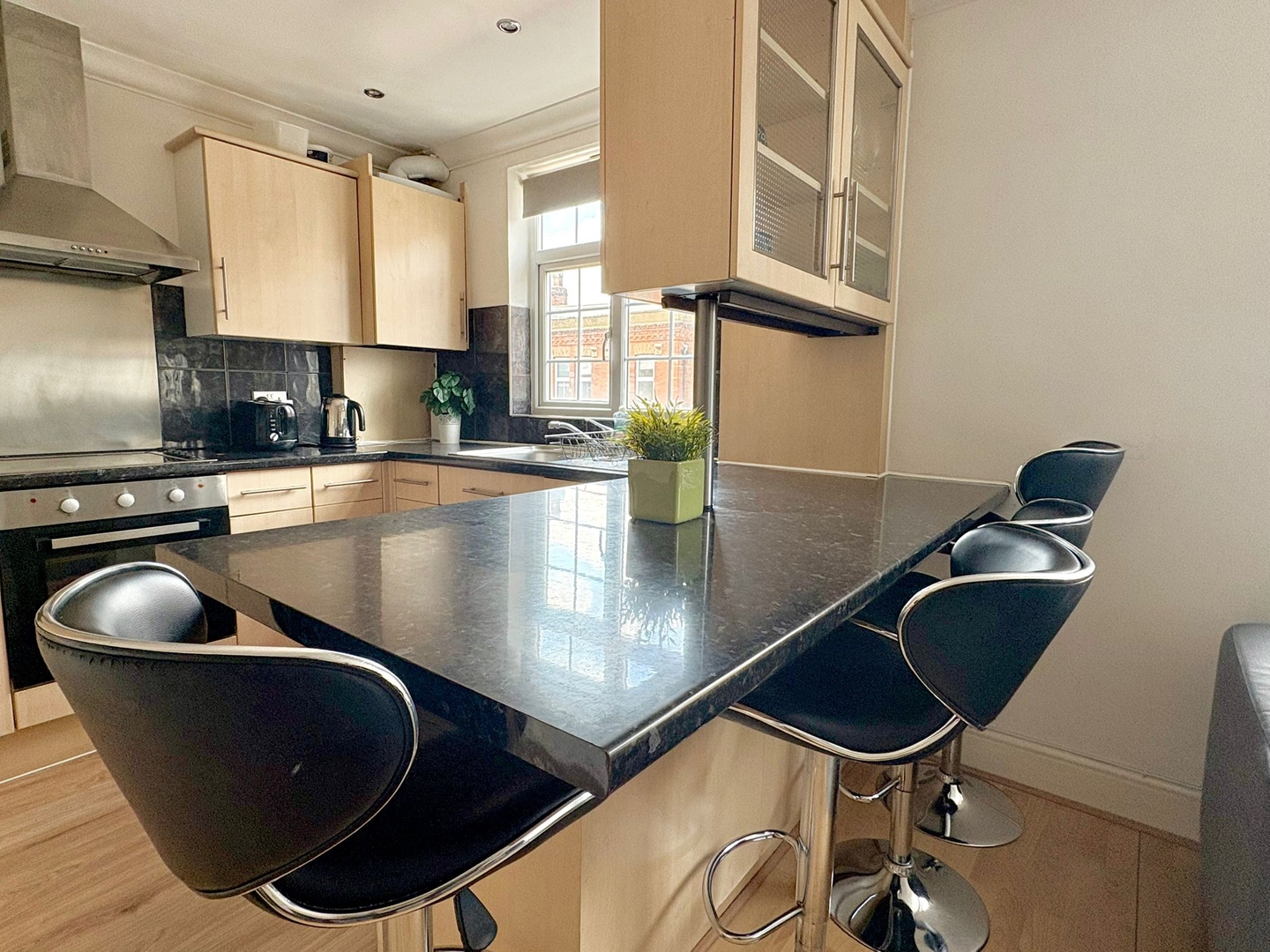 Islington 2 bedroom Apartment by PrimeCityHosts 9 primecityhosts.com