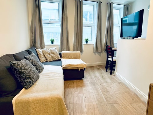 Hoxton Apartments by PrimeCityHosts FA 0 primecityhosts.com