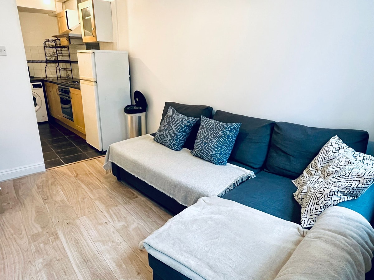 Hoxton Apartments by PrimeCityHosts FA 1 primecityhosts.com