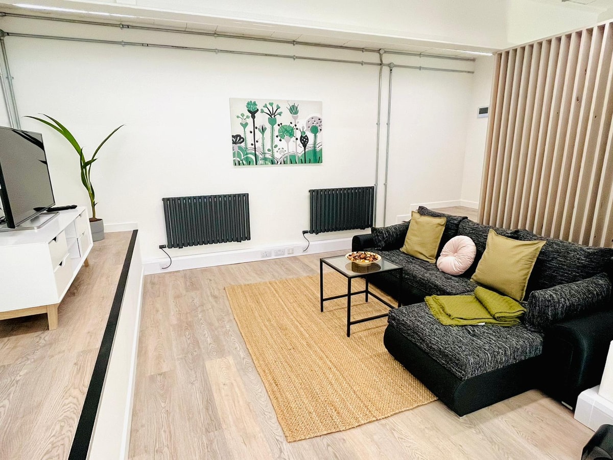 Shoreditch Studio by PrimeCityHosts F10 0 primecityhosts.com