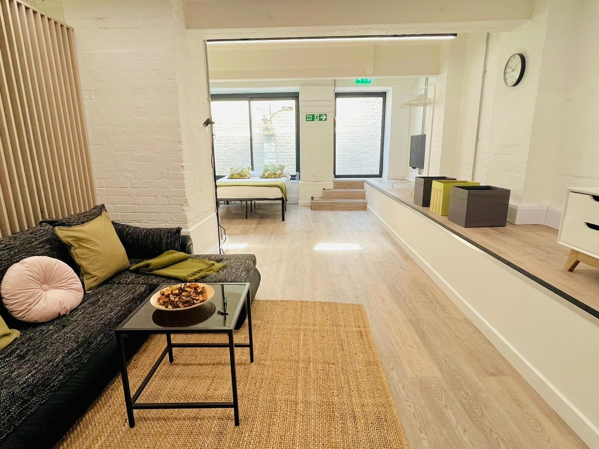 Shoreditch Studio by PrimeCityHosts F10 3 primecityhosts.com