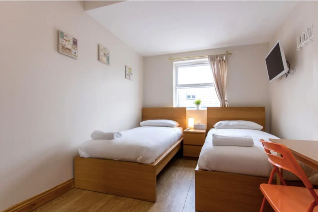 Portobello Rooms by PrimeCityHosts R1 0 primecityhosts.com