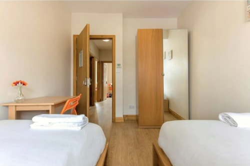 Portobello Rooms by PrimeCityHosts R1 4 primecityhosts.com