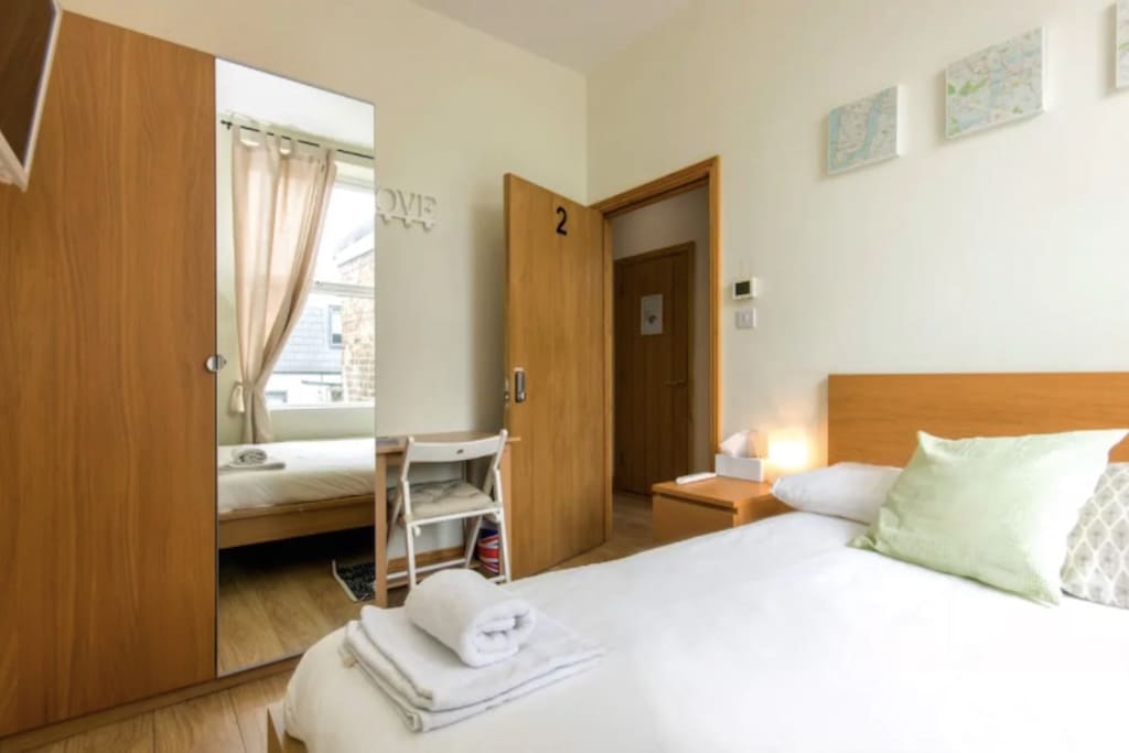 Portobello Rooms by PrimeCityHosts R2 3 primecityhosts.com