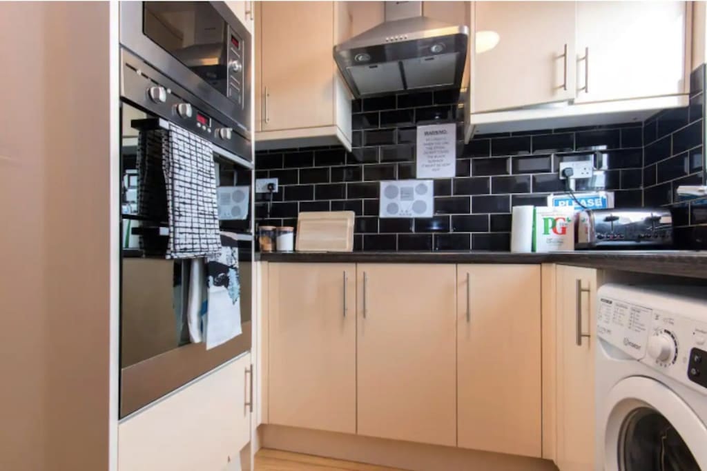 Portobello Rooms by PrimeCityHosts R6 3 primecityhosts.com