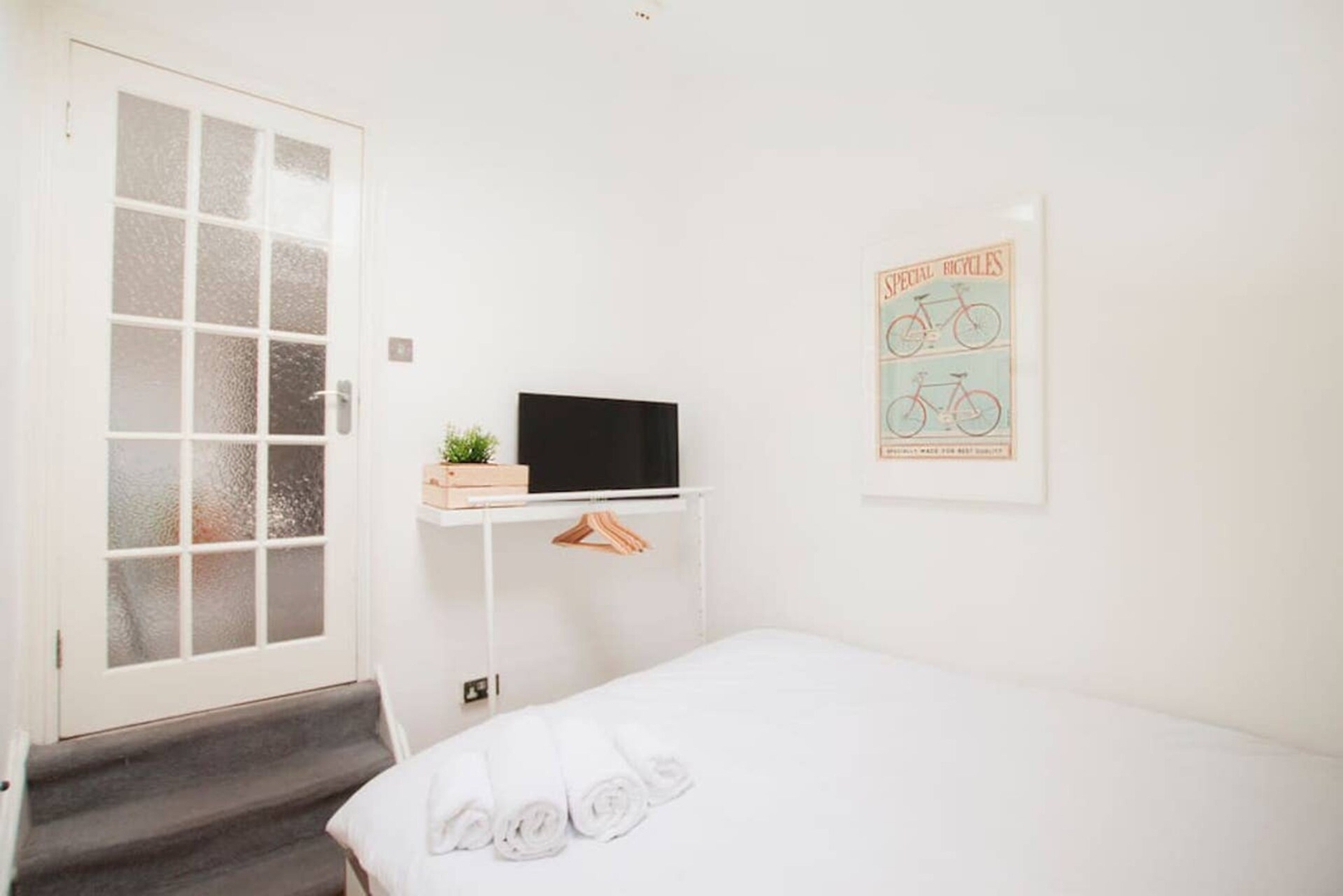 Tooting Broadway Rooms by PrimeCityHosts R5 9 primecityhosts.com