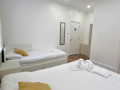 Charlotte Street Family Rooms by News Hotel B1 1 primecityhosts.com