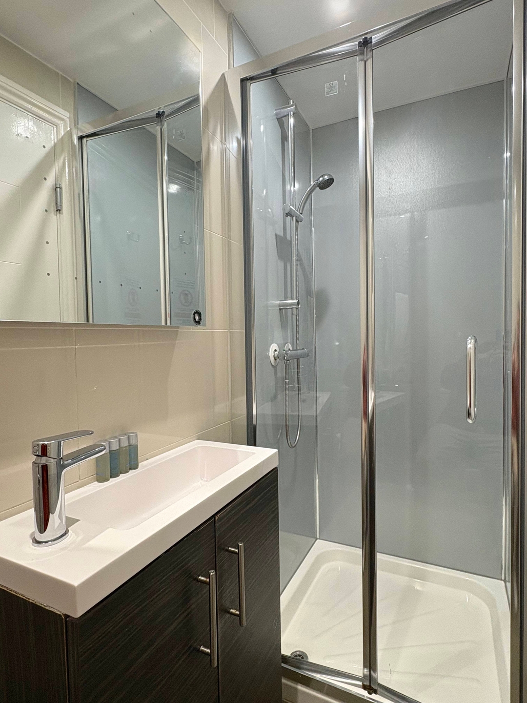 Charlotte Street Rooms by News Hotel R8 6 primecityhosts.com