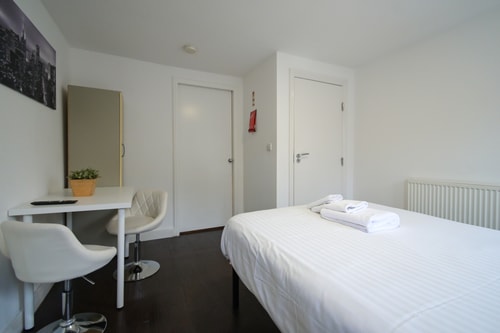 Charlotte Street Rooms by News Hotel R7B 3 primecityhosts.com