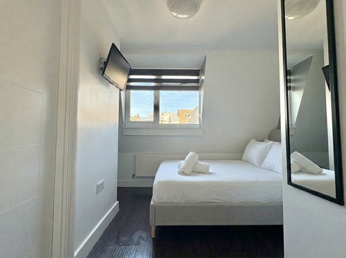 Charlotte Street Rooms by News Hotel R8 4 primecityhosts.com