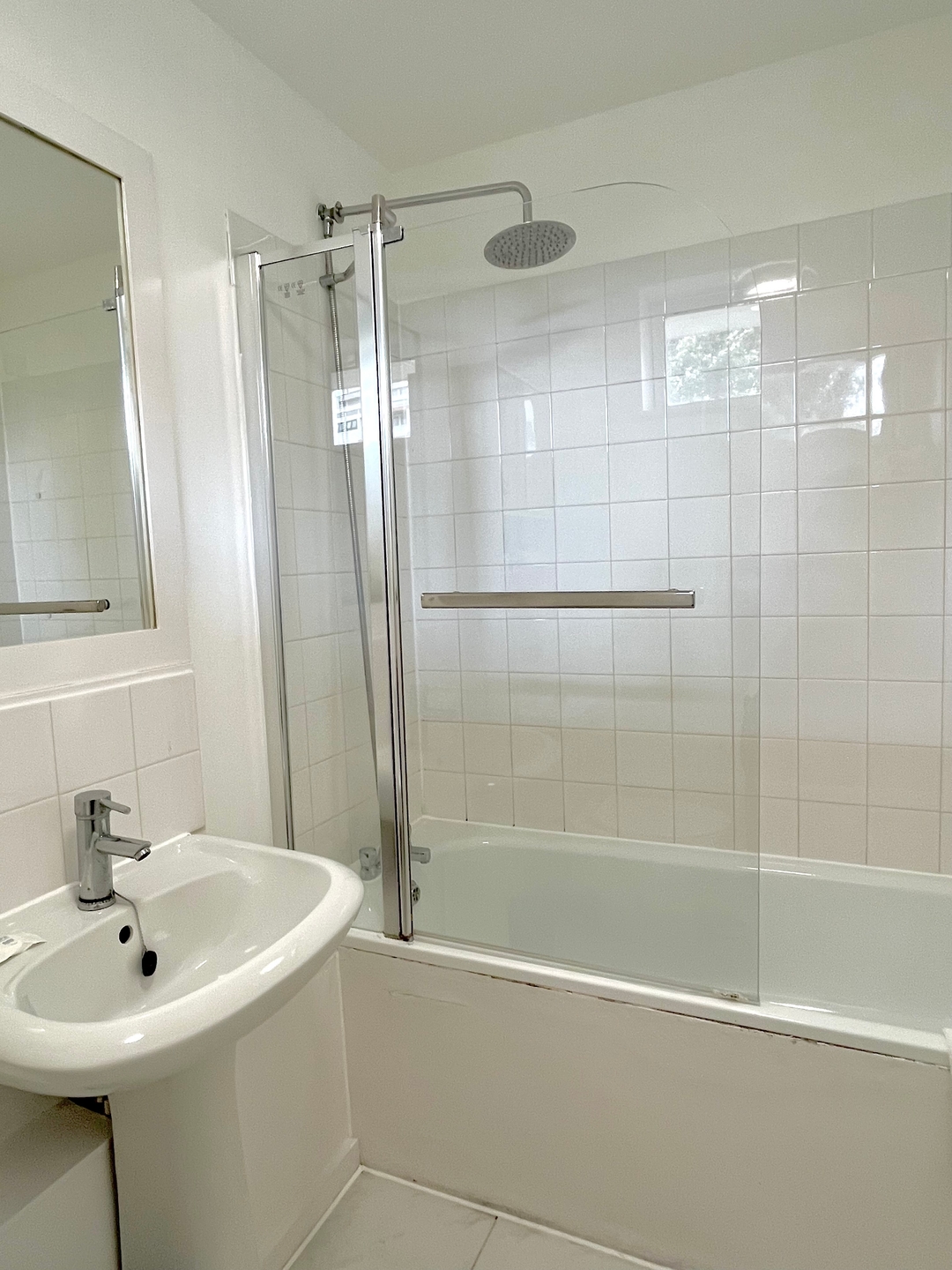 King's Cross and Angel apartment by PrimeCityHosts 12 primecityhosts.com