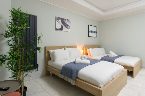 Finchley Road Studios by PrimeCityHosts - S4 0 primecityhosts.com