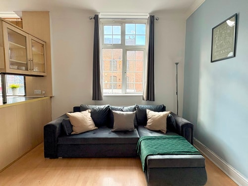 Islington 2 bedroom terrace Apartment by PrimeCityHosts 4 primecityhosts.com