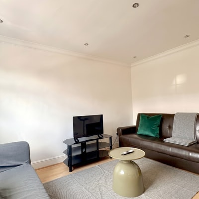Islington 2 bedroom Apartment by PrimeCityHosts 19 primecityhosts.com