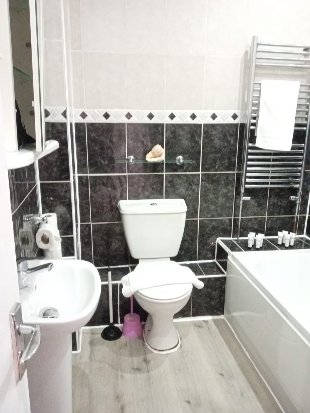 Islington 2 bedroom terrace Apartment by PrimeCityHosts 12 primecityhosts.com