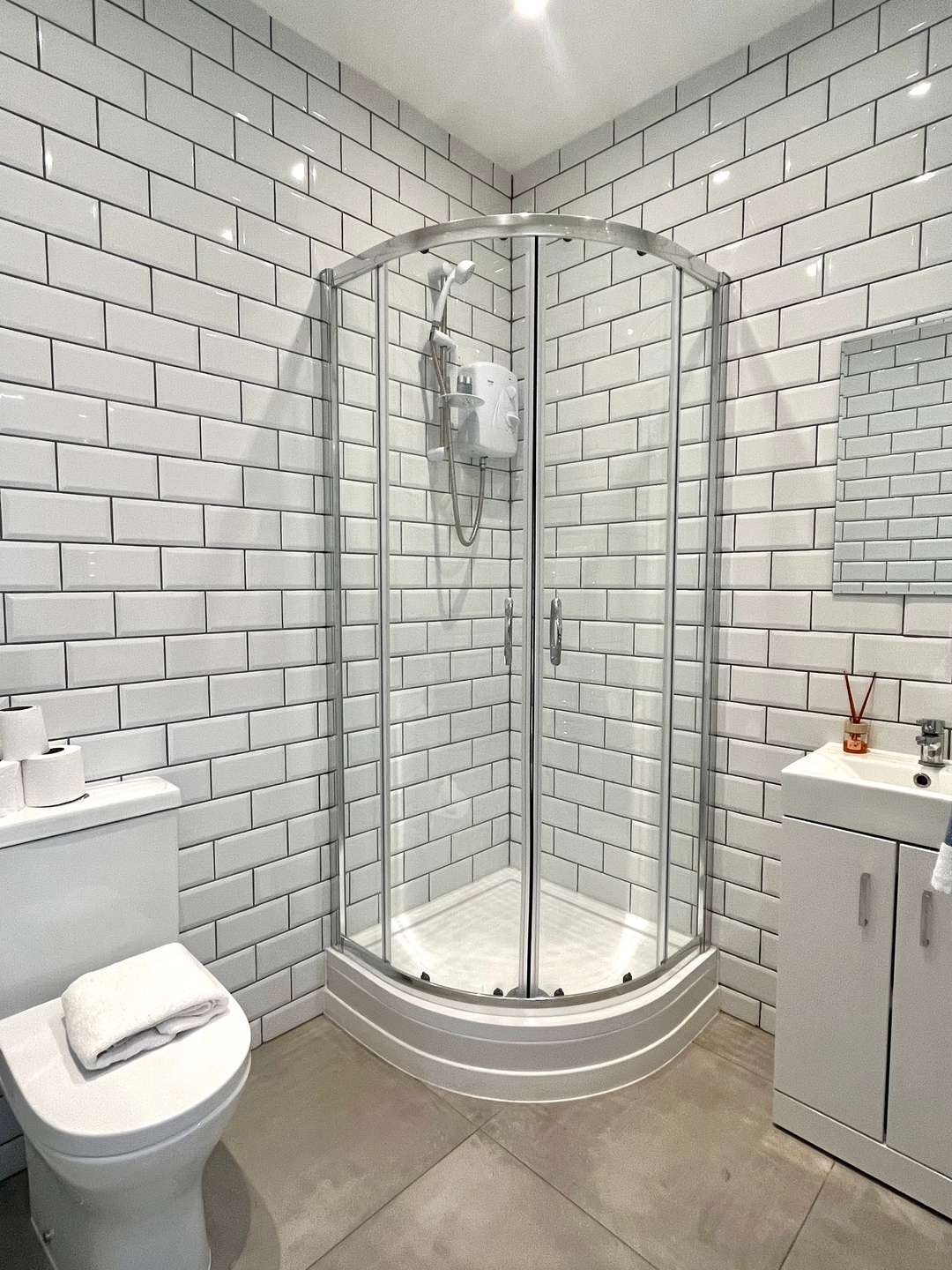 Shoreditch Apartments by PrimeCityHosts F11 24 primecityhosts.com