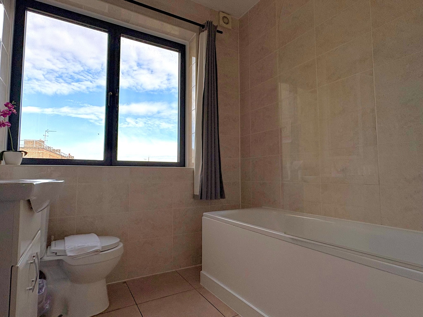 Shoreditch Apartments by PrimeCityHosts F6 12 primecityhosts.com