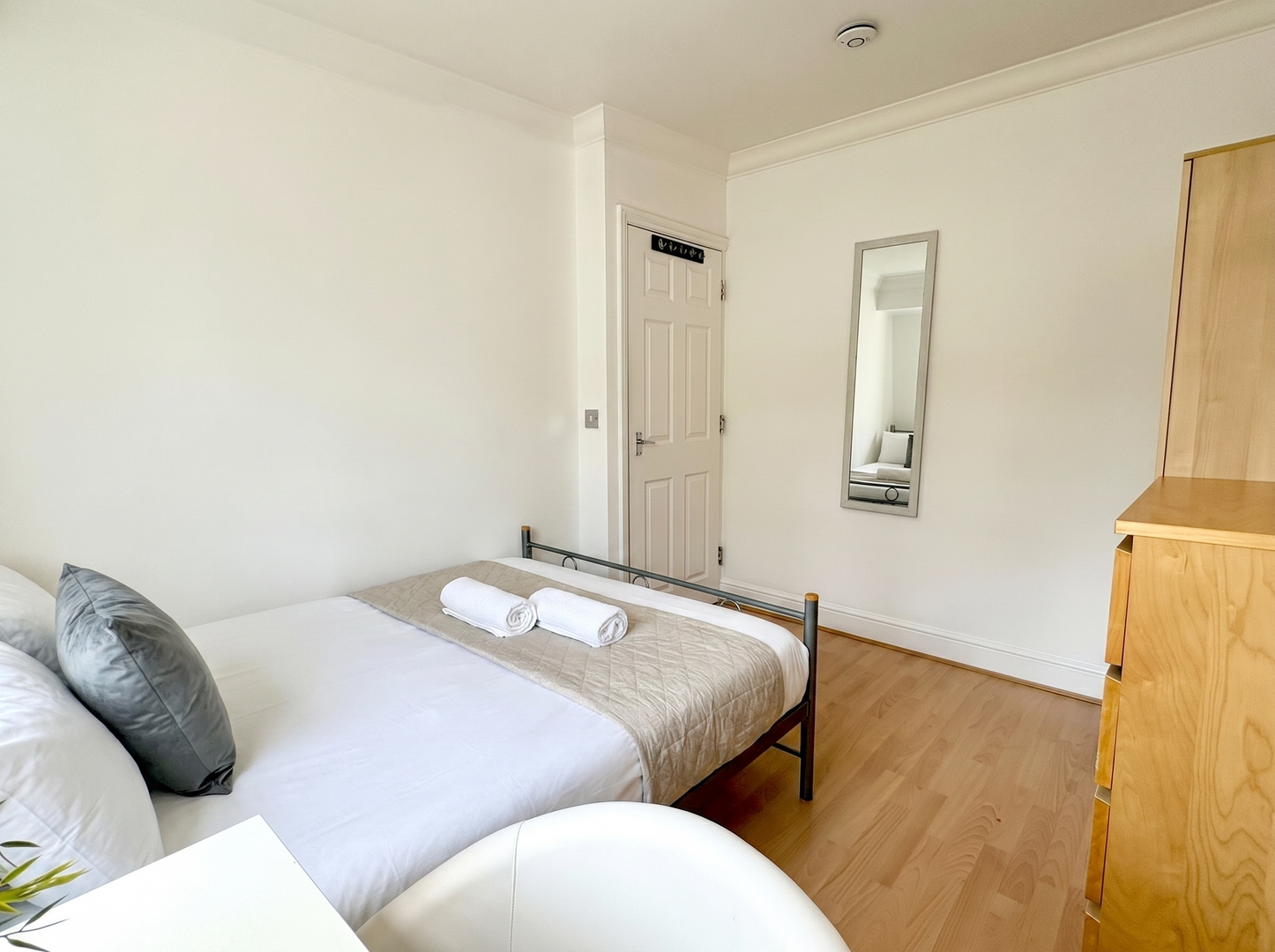 Islington Apartment by PrimeCityHosts 1 primecityhosts.com