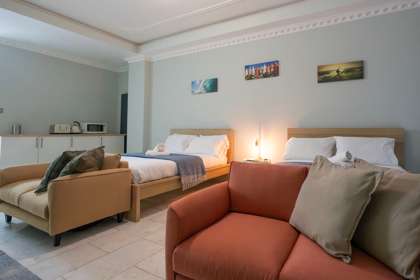 Finchley Road Studios by PrimeCityHosts - S3 5 primecityhosts.com