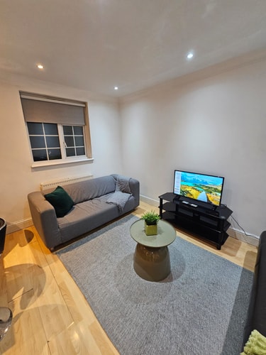 Islington 2 bedroom Apartment by PrimeCityHosts 8 primecityhosts.com