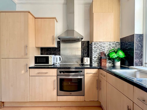 Islington 2 bedroom terrace Apartment by PrimeCityHosts 11 primecityhosts.com