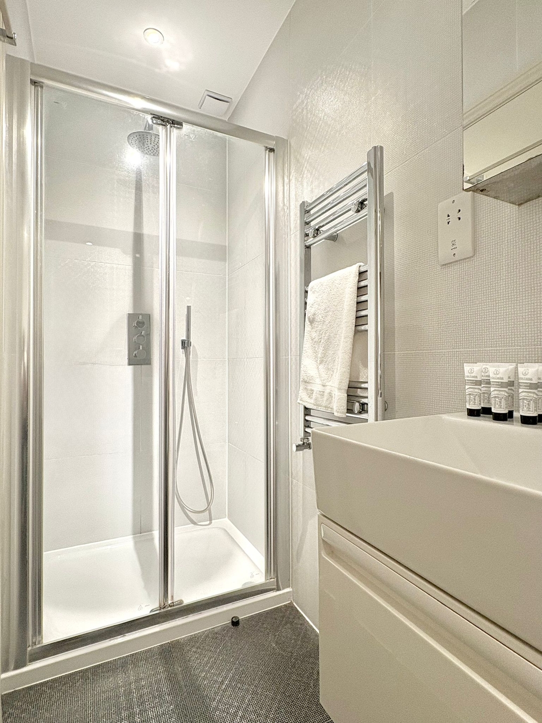 Camden Town Apartment by PrimeCityHosts 11 primecityhosts.com
