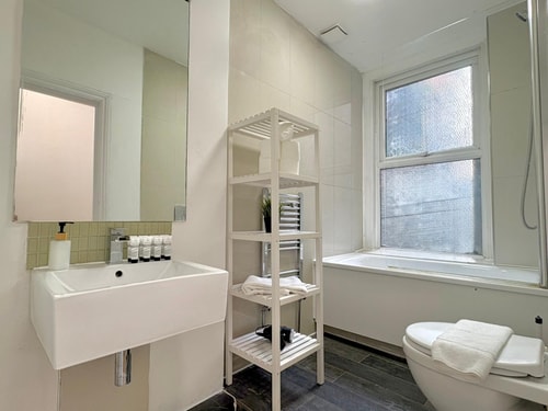 Clerkenwell Apartments by PrimeCityHosts F1 13 primecityhosts.com