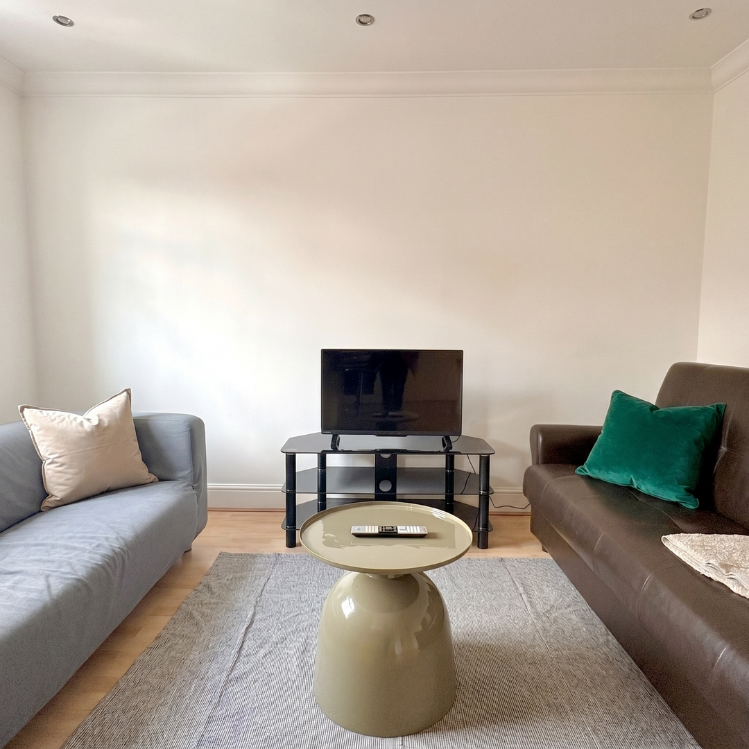 Islington 2 bedroom Apartment by PrimeCityHosts 12 primecityhosts.com