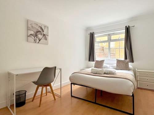 Islington 2 bedroom terrace Apartment by PrimeCityHosts 8 primecityhosts.com