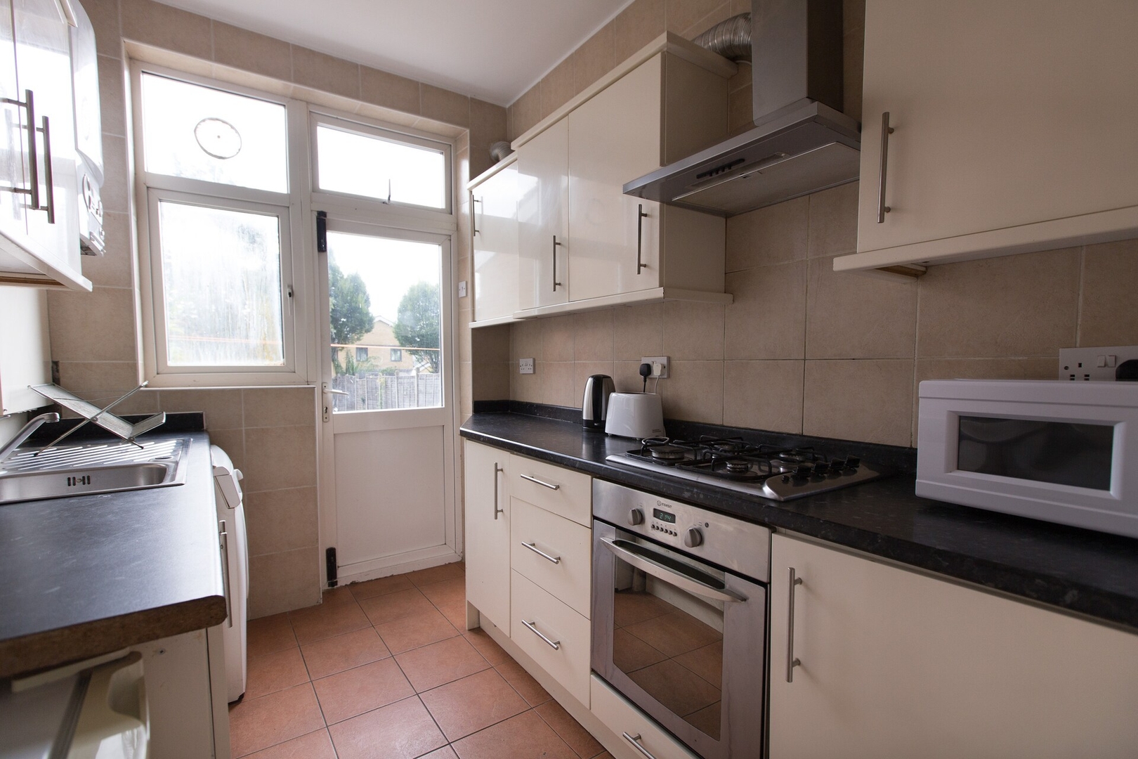 Tooting Bec Rooms by PrimeCityHosts R3 12 primecityhosts.com