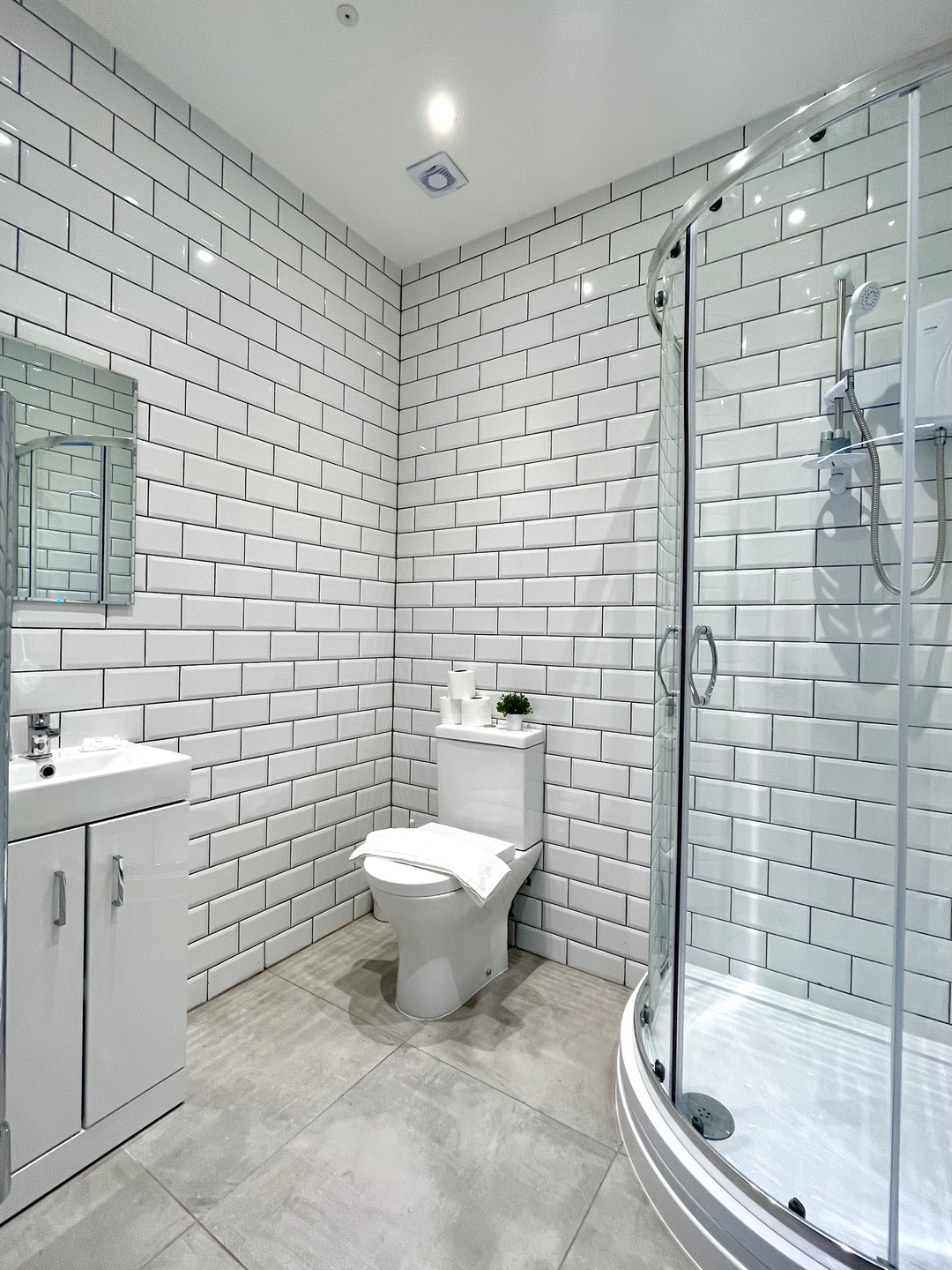 Shoreditch Studio by PrimeCityHosts F12 11 primecityhosts.com