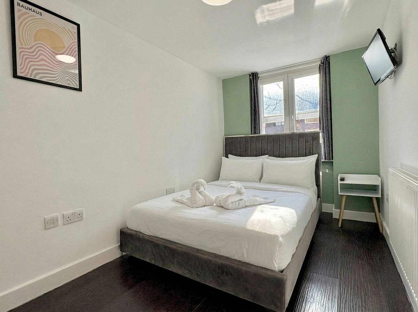 Charlotte Street Rooms by News Hotel R4 1 primecityhosts.com