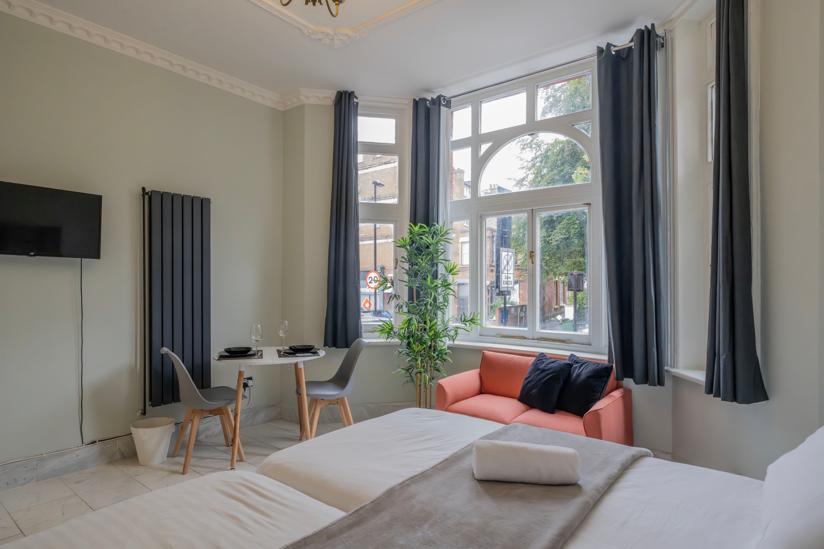 Finchley Road Studios by PrimeCityHosts - S1 4 primecityhosts.com