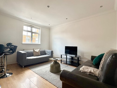 Islington 2 bedroom Apartment by PrimeCityHosts 6 primecityhosts.com