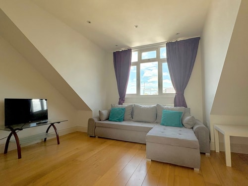 Camden Town Apartment by PrimeCityHosts 2 primecityhosts.com