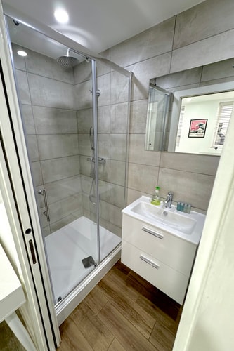 Charlotte Street Family Rooms by News Hotel B3 7 primecityhosts.com