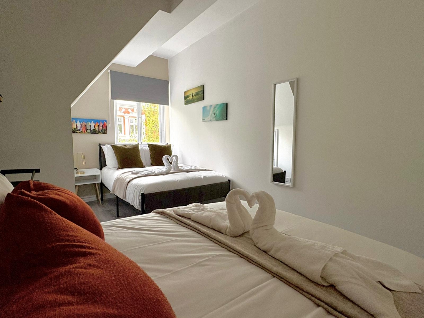 Earl's Court Apartment by PrimeCityHosts 0 primecityhosts.com