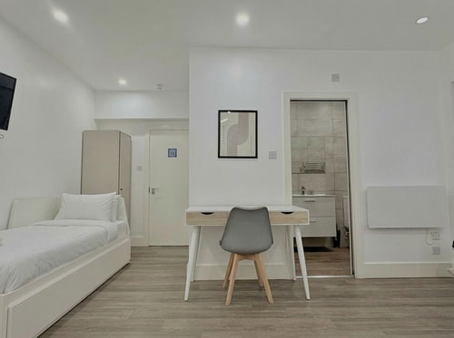 Charlotte Street Family Rooms by News Hotel B2 6 primecityhosts.com