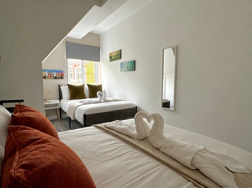 Earl's Court Apartment by PrimeCityHosts 2 primecityhosts.com