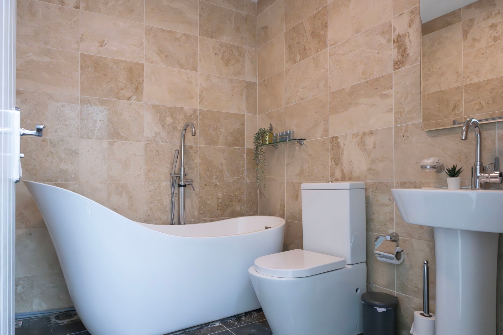 Finchley Road Studios by PrimeCityHosts - S4 19 primecityhosts.com