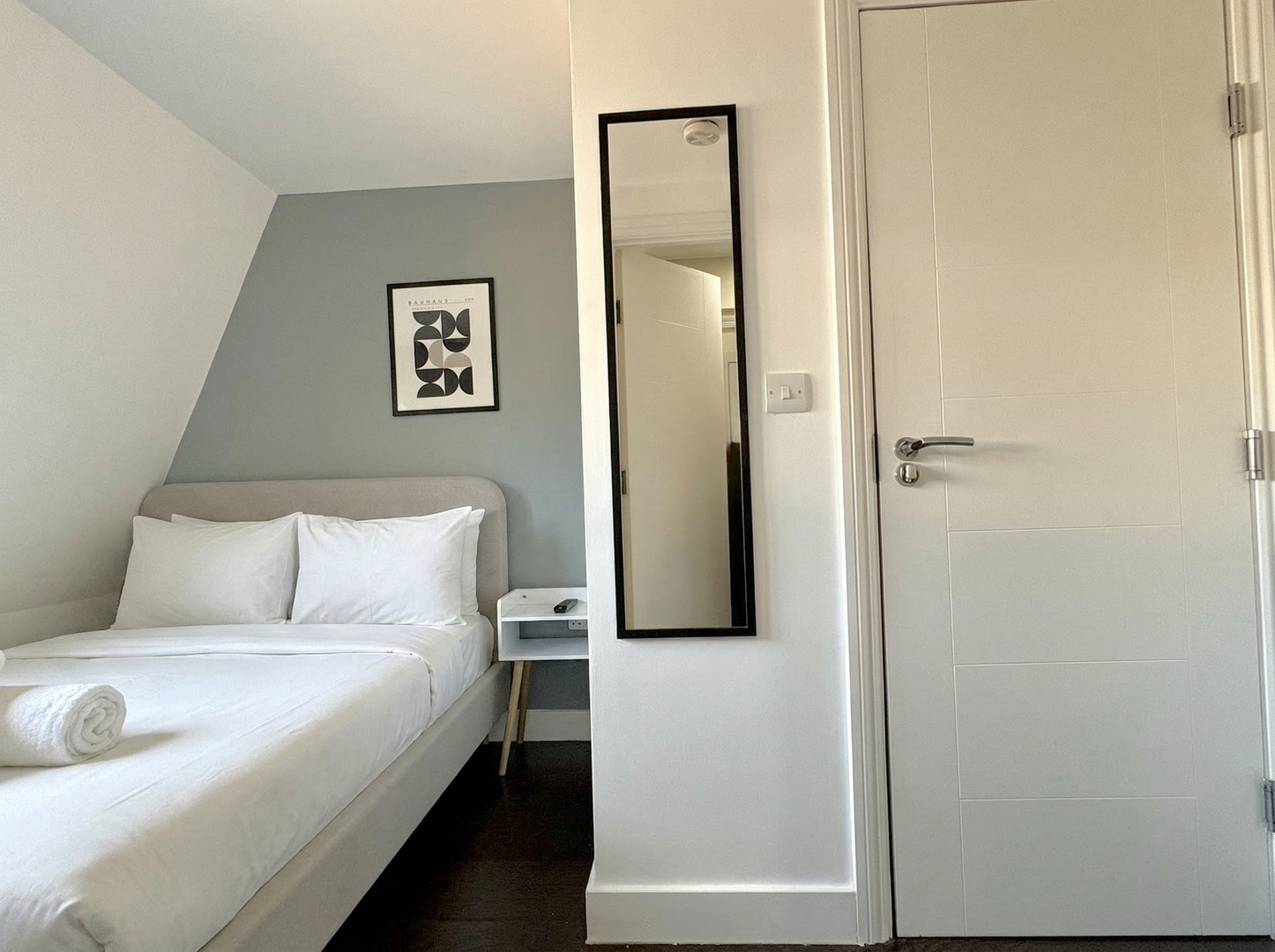 Charlotte Street Rooms by News Hotel R8 2 primecityhosts.com