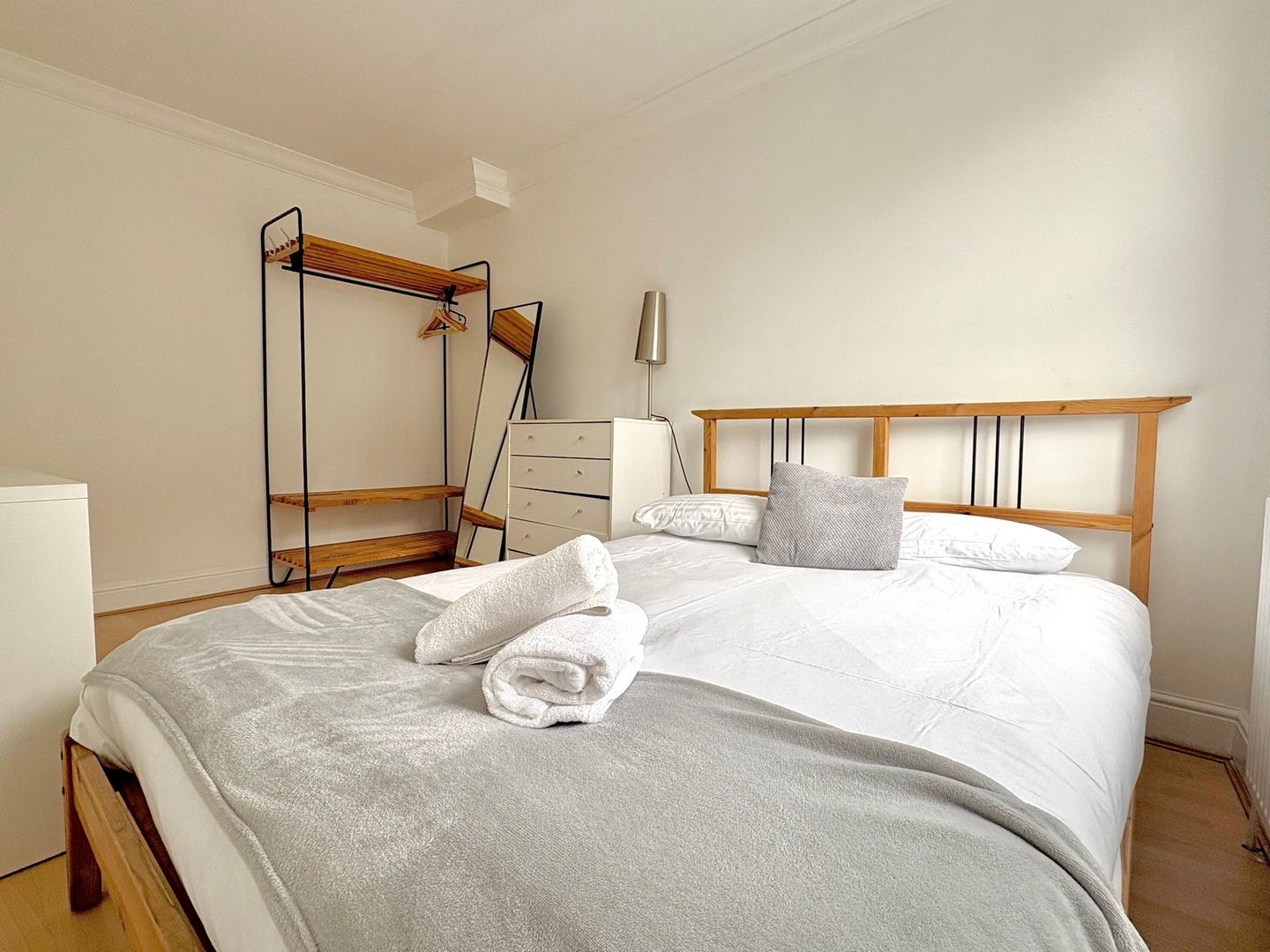 Islington 2 bedroom Apartment by PrimeCityHosts 23 primecityhosts.com